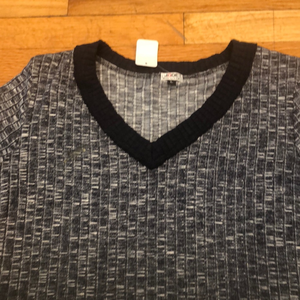 NWT BOUTIQUE DESIGNER JUDE SWEATER W/Net hem - Picture 2 of 8